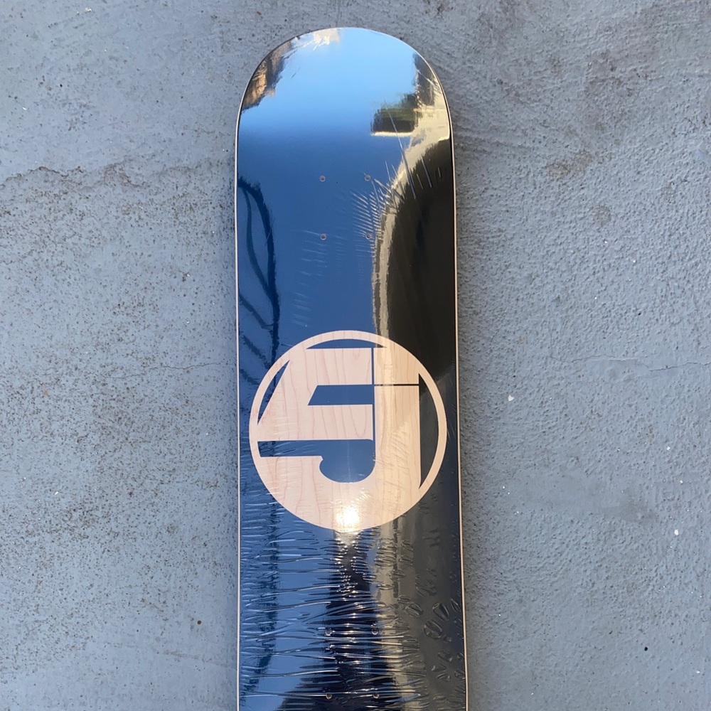 Jurassic 5 Black Wood Grain skateboard DECK New. 
7 ply Canadian maple 🍁